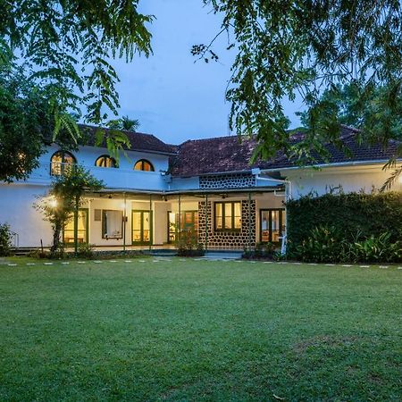 The Sacred Lotus Ayurveda Wellness Retreat 호텔 Kochi 외부 사진