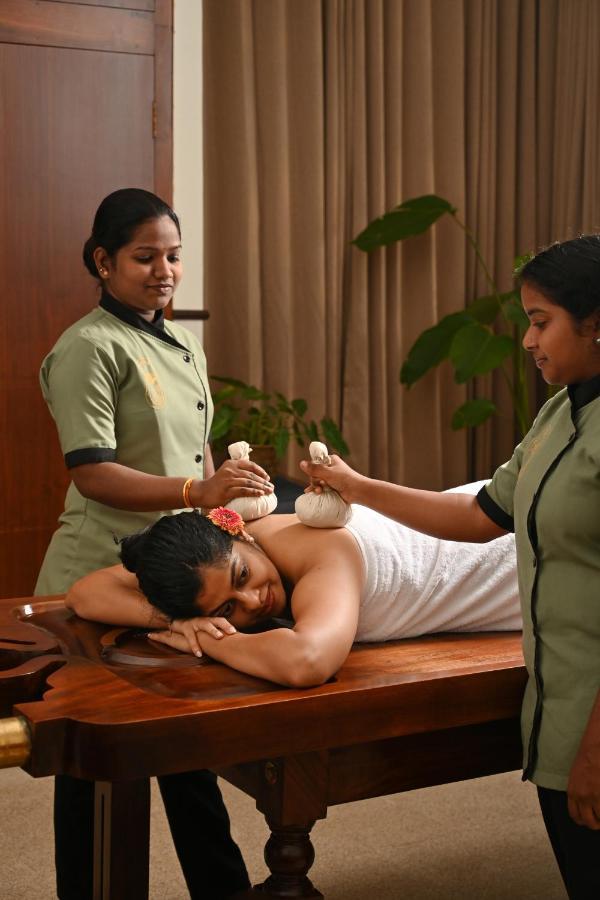 The Sacred Lotus Ayurveda Wellness Retreat 호텔 Kochi 외부 사진