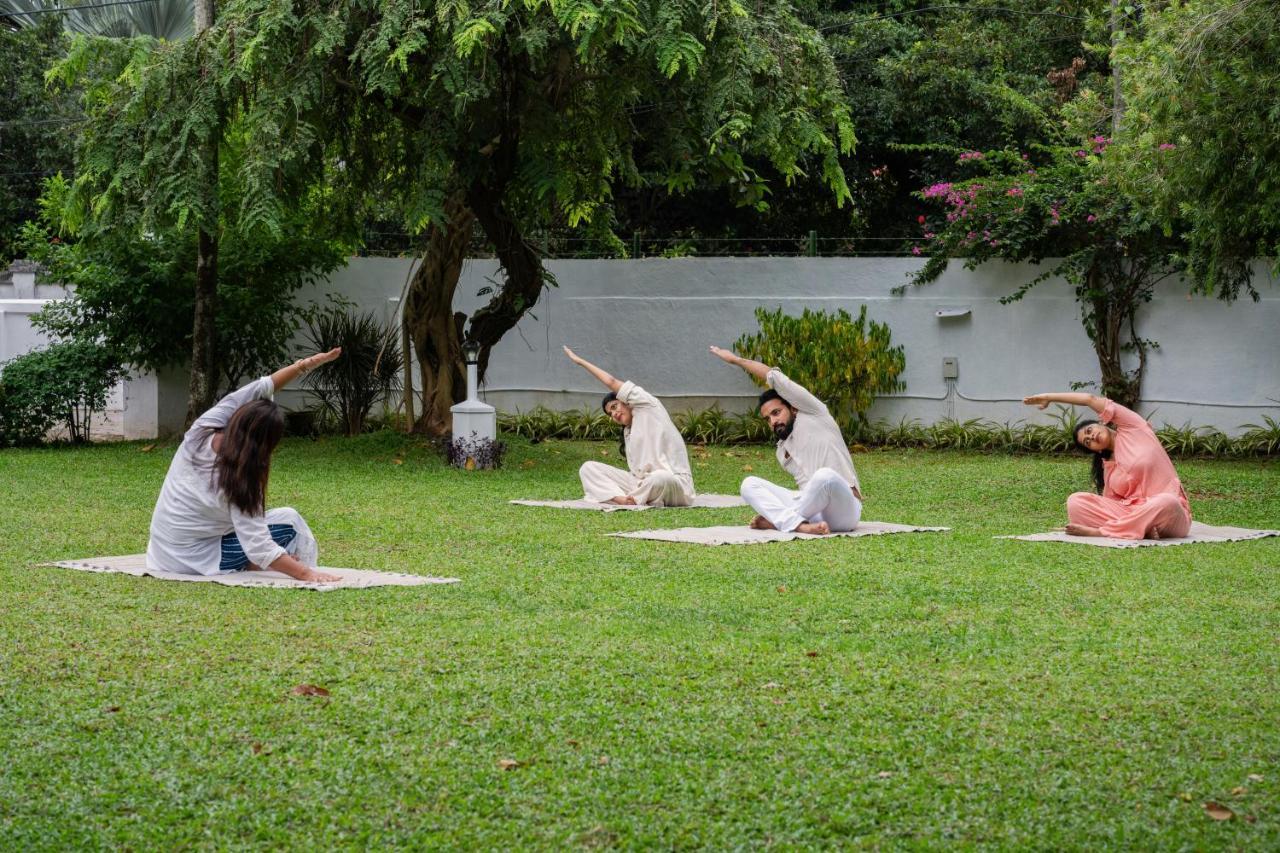 The Sacred Lotus Ayurveda Wellness Retreat 호텔 Kochi 외부 사진
